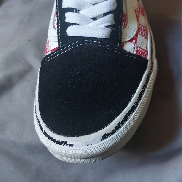 Van's - Picture 4 of 5